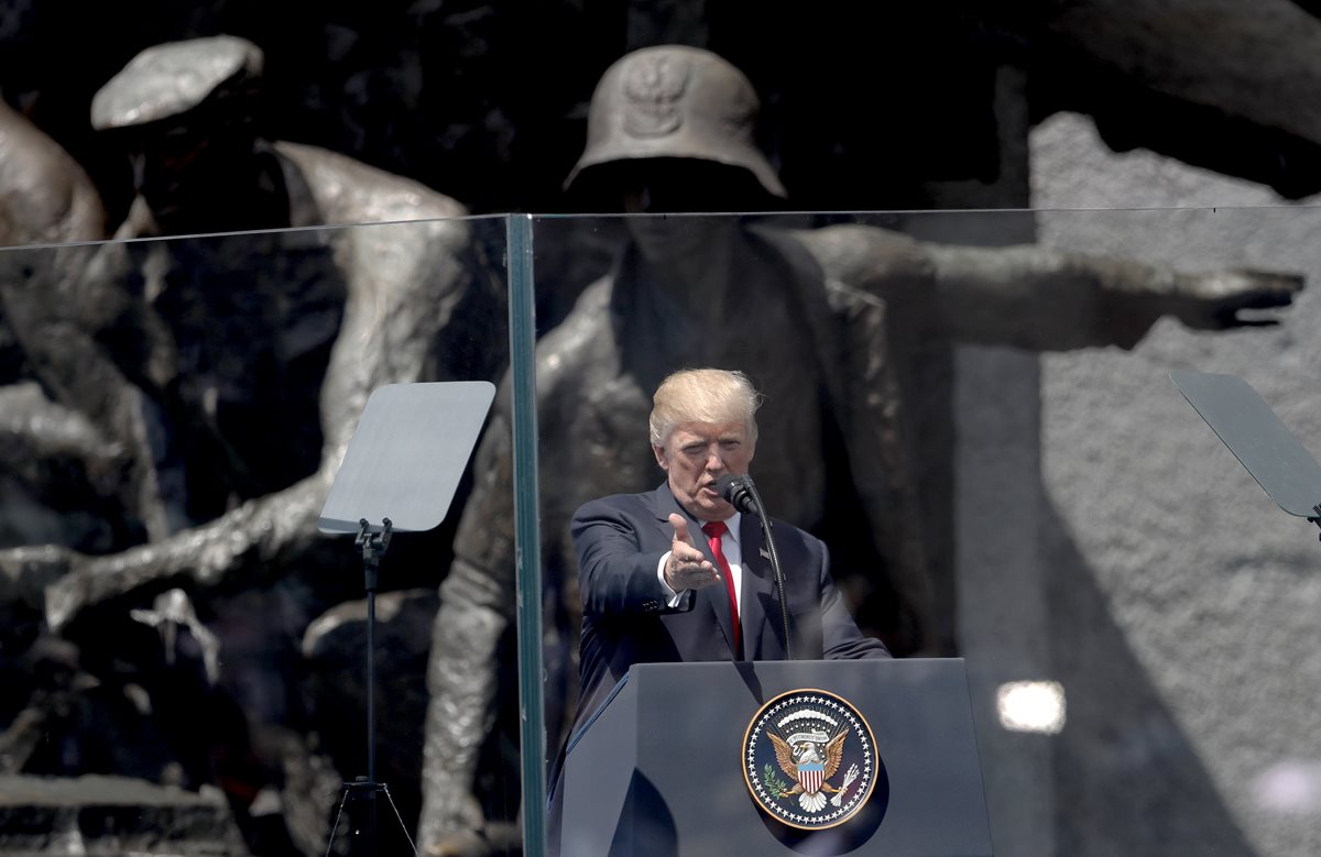 Trump da un discurso en Warsaw, Polonia. (Foto Prensa Libre: AP)