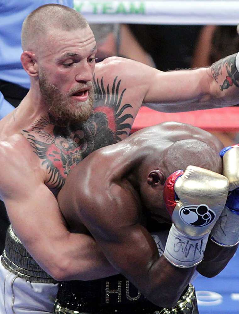 En agosto del 2017, Conor McGregor se enfrentó a  Floyd Mayweather Jr la última pelea del exboxeador. (Foto Prensa Libre: AFP)