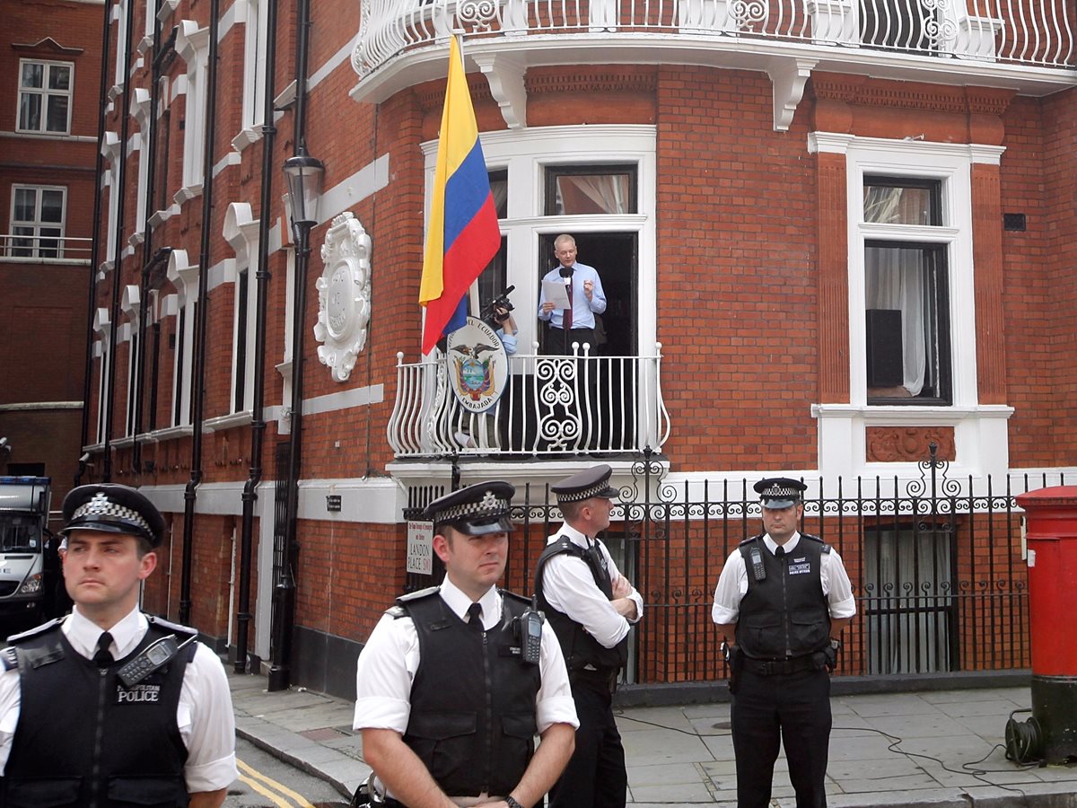 Julian Assange, fundador de WikiLeaks está refugiado en la embajada ecuatoriana desde el 2012. (Foto Prensa Libre: AP)