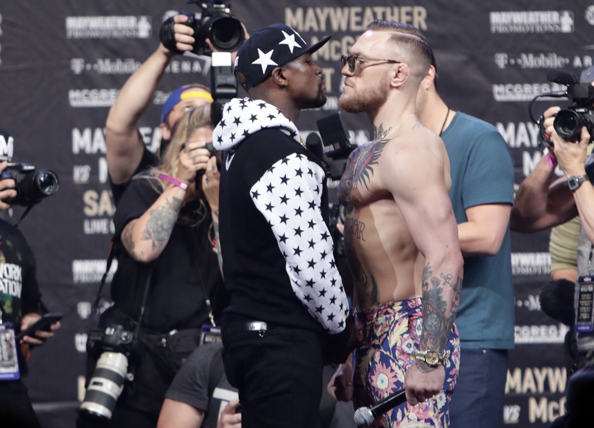 Floyd Mayweather y Conor McGregor pelearán el sábado en Las Vegas. (Foto Prensa Libre: AFP)