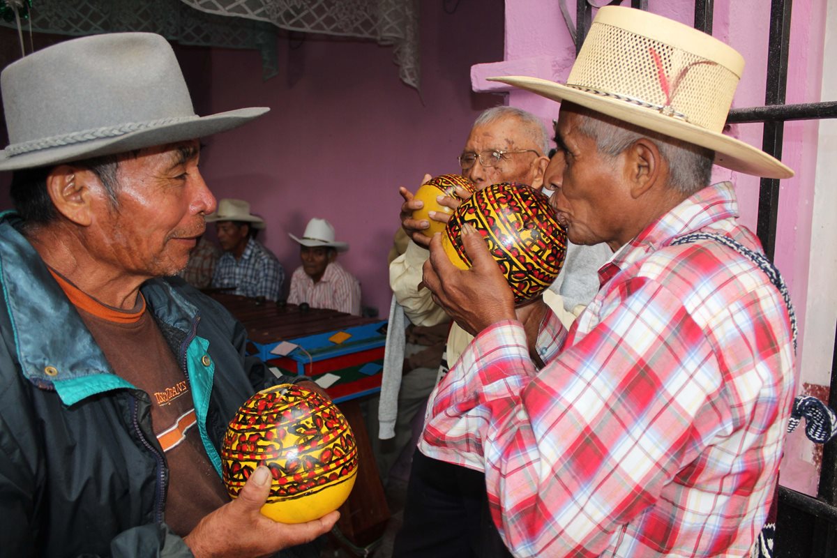 El chilate, bebida ceremonial y tradicional trasciende al punto de que este día se llama "Miércoles de Chilate" en Rabinal, Baja Verapaz. (Foto: Hemeroteca PL)