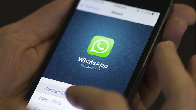 WhatsApp Business es la primera versión de la aplicación de mensajería enfocada en las comunicaciones entre empresas y consumidores. GETTY IMAGES