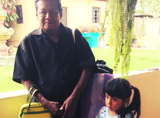 Agustín de la Cruz espera un milagro para sacar adelante a sus hijos luego de la muerte de su pareja. (Foto Prensa Libre: Cortesía)