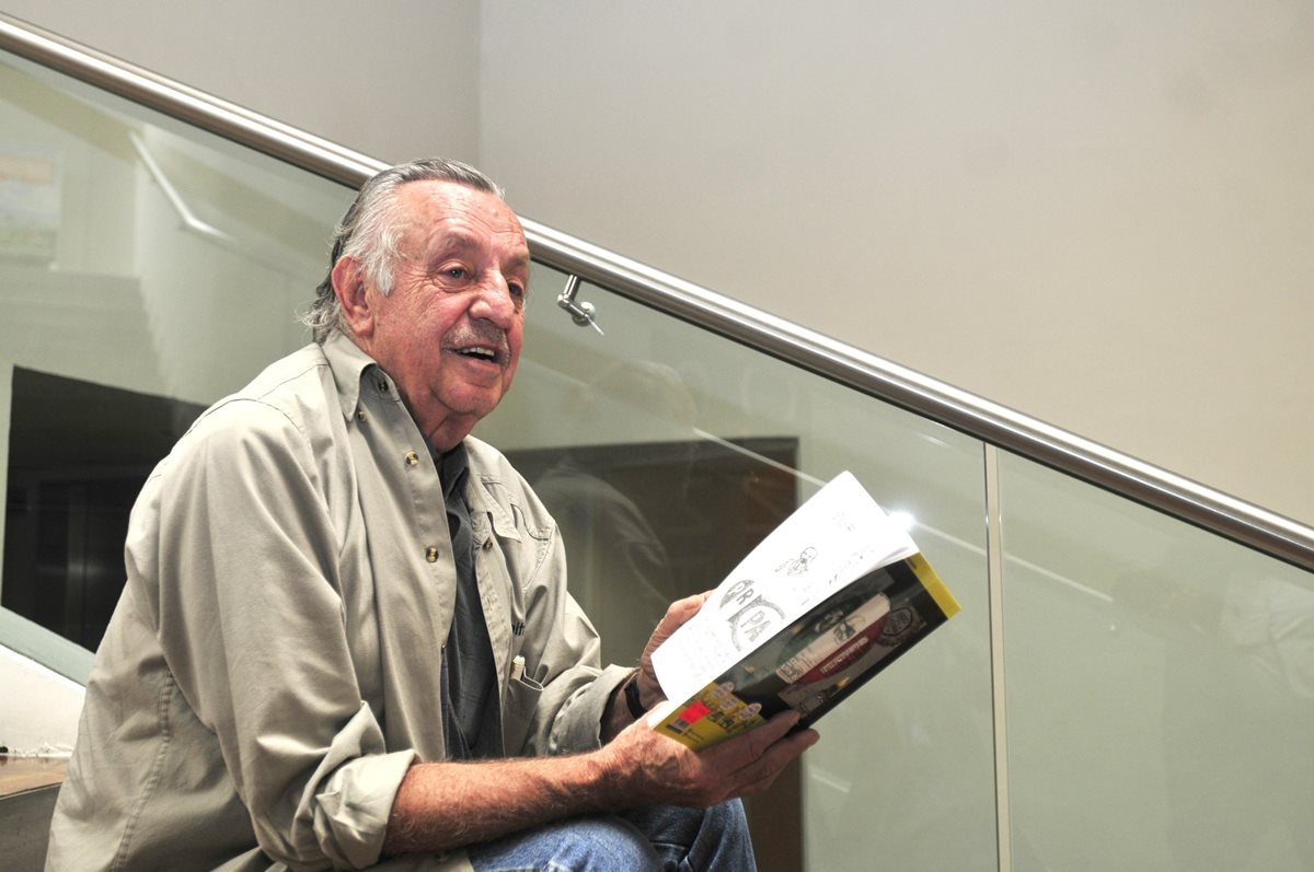 Eduardo del Río, Rius, es considerado el decano de la caricatura política. (Foto Prensa Libre: EFE)