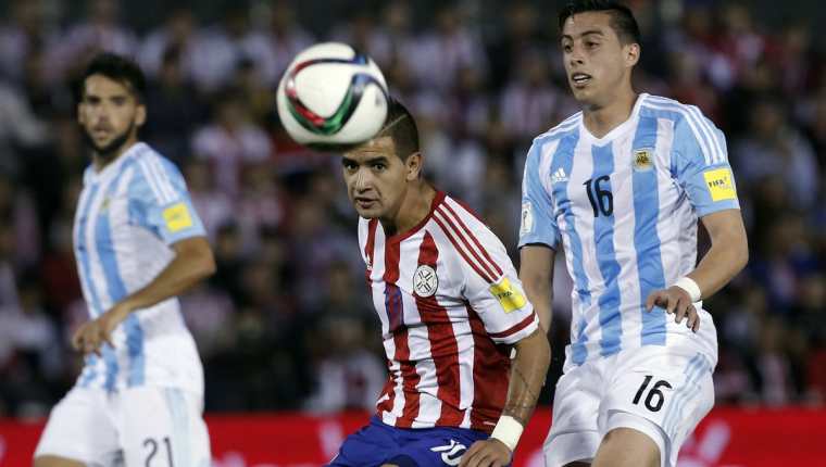 Argentina y Paraguay igualaron 0-0 en Asunción. (Foto Prensa Libre: AP).