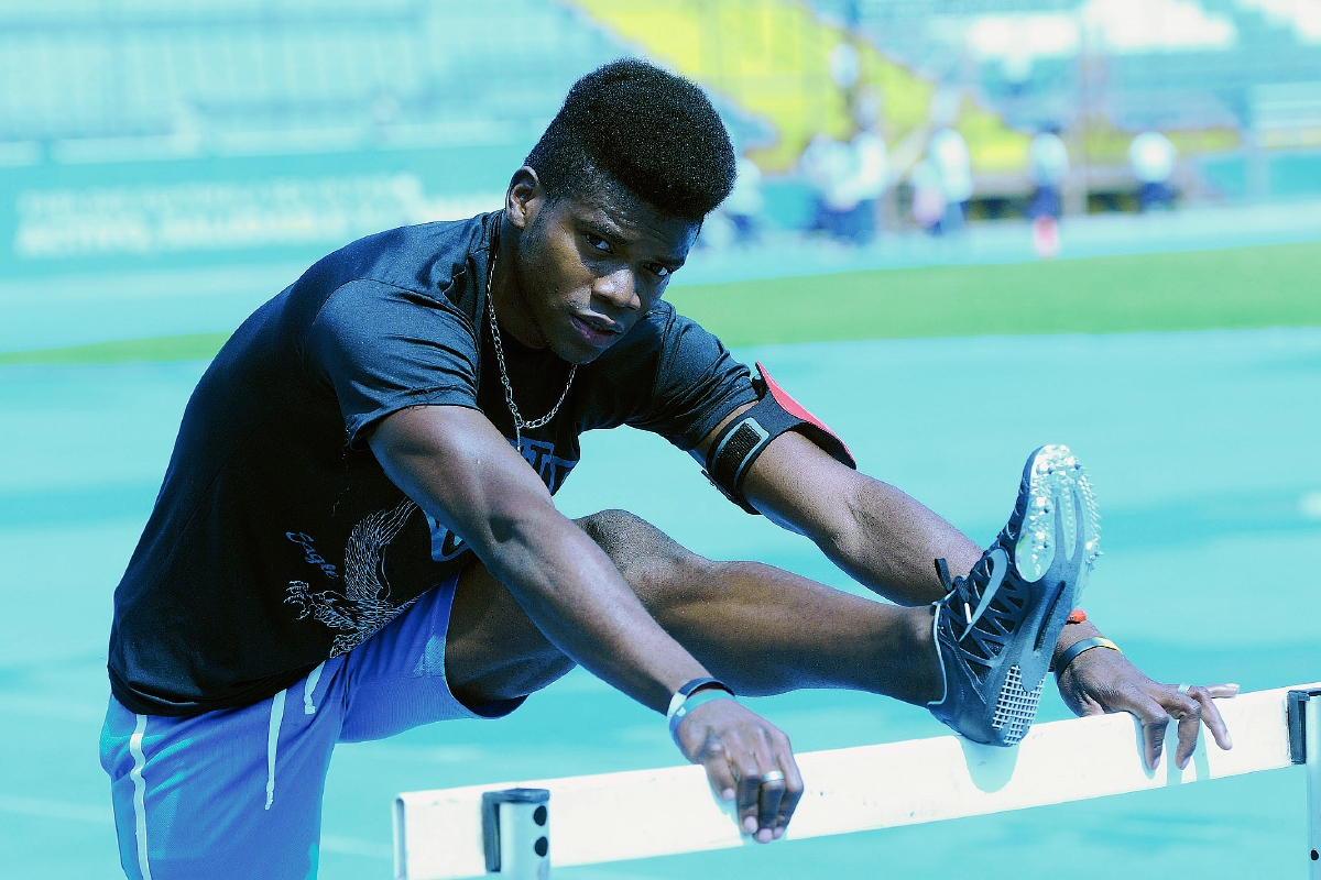 Gerson Blanco, seleccionado de atletismo, se prepara para participar en los Juegos Panamericanos de Toronto 2015. (Foto Prensa Libre: Fernando López R.)