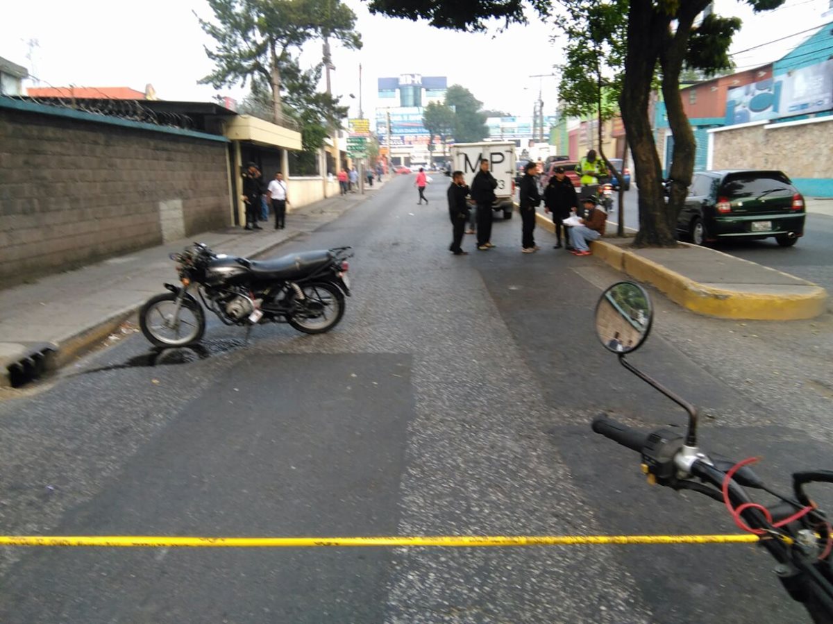 No hay paso en la 31 calle de la zona 12. (Foto Prensa Libre: Estuardo paredes)