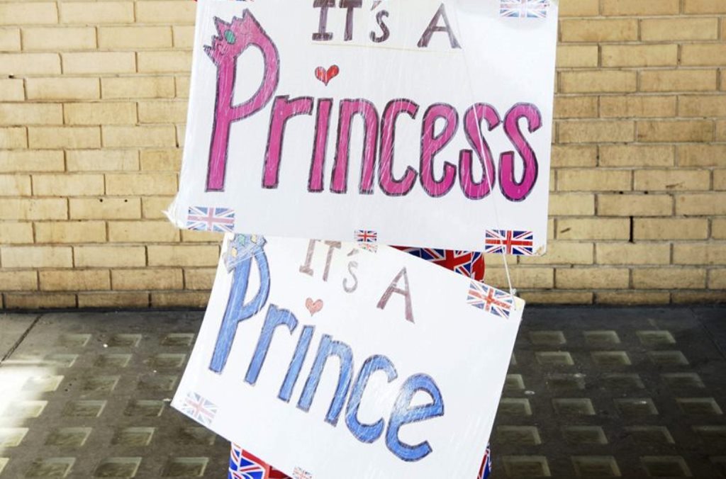 La llegada del bebé real ha generado apuestas entre los admiradores de los duques de Cambridge. (Fot o Prensa LIbre: EFE) 