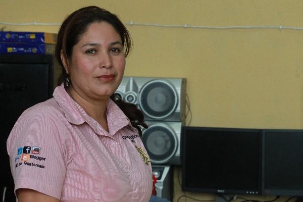 Heydi janeth Corado tiene 20 años de trabajar para la Policía Nacional Civil.