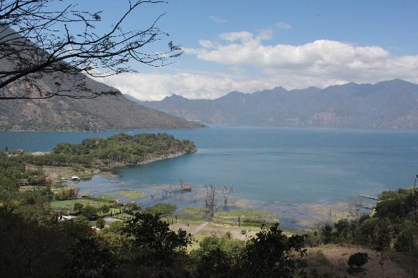 Iniciativa busca prevenir  la contaminación  del Lago de Atitlán,  Sololá.