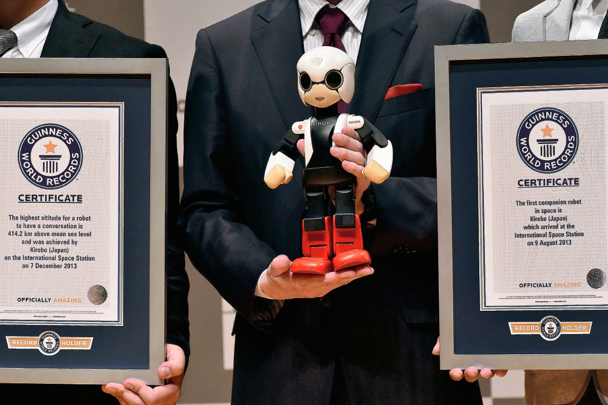 Kirobo el primer robot tripulante de la Estación Espacial Internacional (EEI) fue reconocido con dos Récords Guinness. (Foto Prensa Libre AFP)