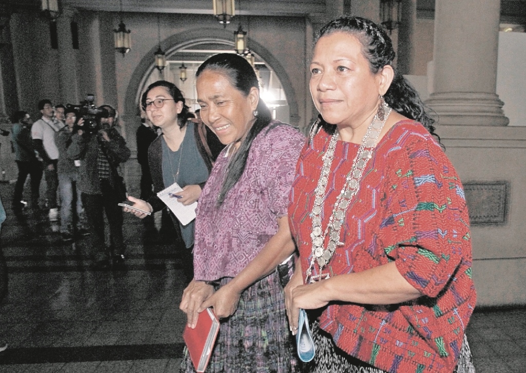 La gobernadora de Alta Verapaz, Estela Ventura, denunció en abril de 2016 a ocho diputados del partido oficial por discriminación. (Foto Prensa Libre: Hemeroteca PL)