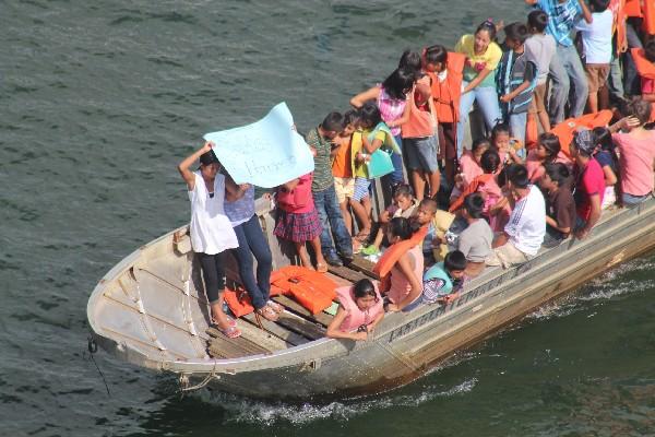 Vecinos protestaron en octubre por instalación de torres.