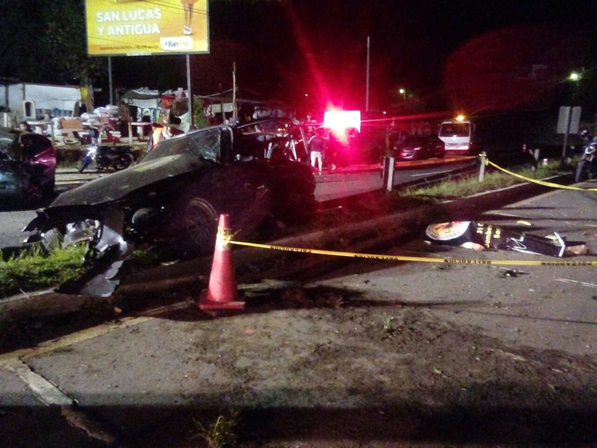 Dos muertos por colisión de dos vehículos en el kilómetro 28 de ruta Interamericana. (Foto Prensa Libre: Provial)