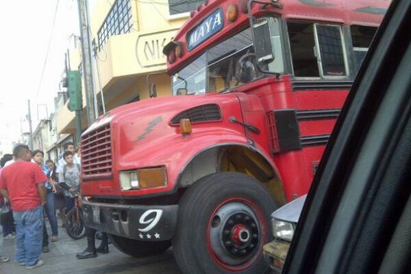 Los atacantes se conducían a bordo de una motocicleta. (Foto Prensa Libre: Eduardo González)