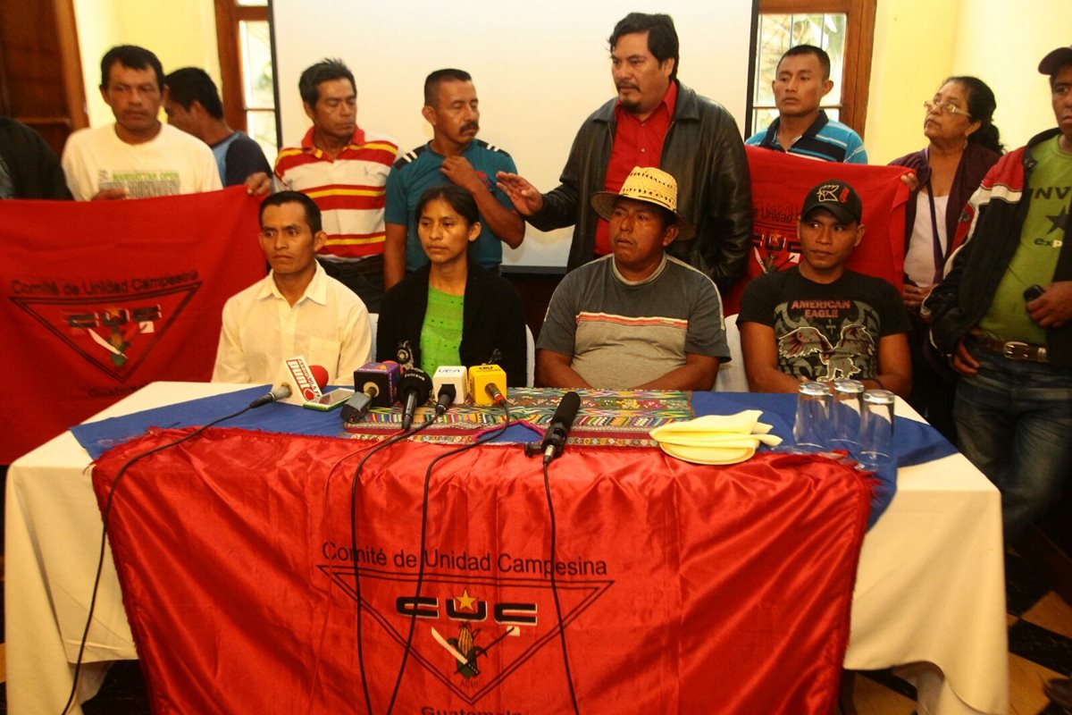 El Comité de Unidad Campesina (CUC)efectuó conferencia de prensa para hablar sobre los posibles desalojo (Foto Prensa Libre: Álvaro Interiano)