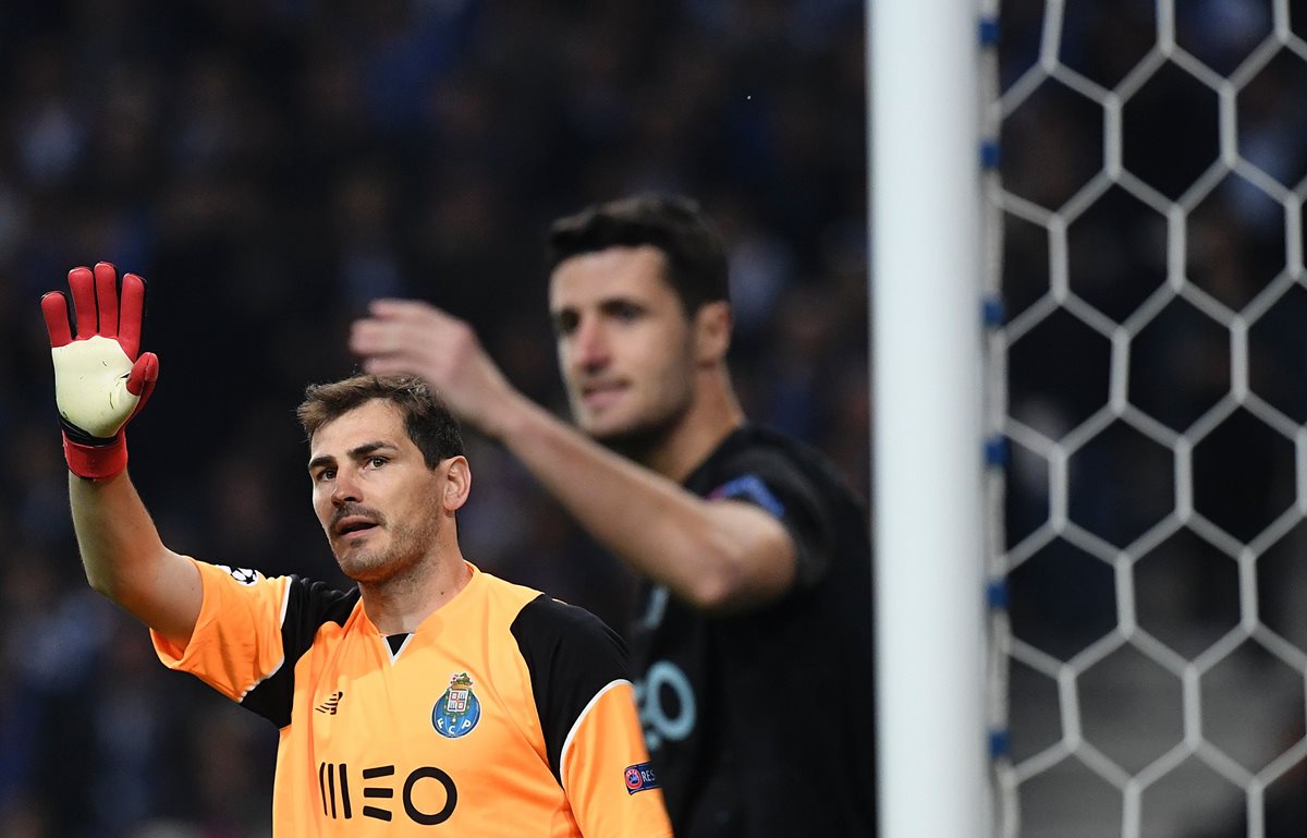 Iker Casillas, al igual que sus compañeros, tuvo un día difícil contra la Juventus. (Foto Prensa Libre: AFP)