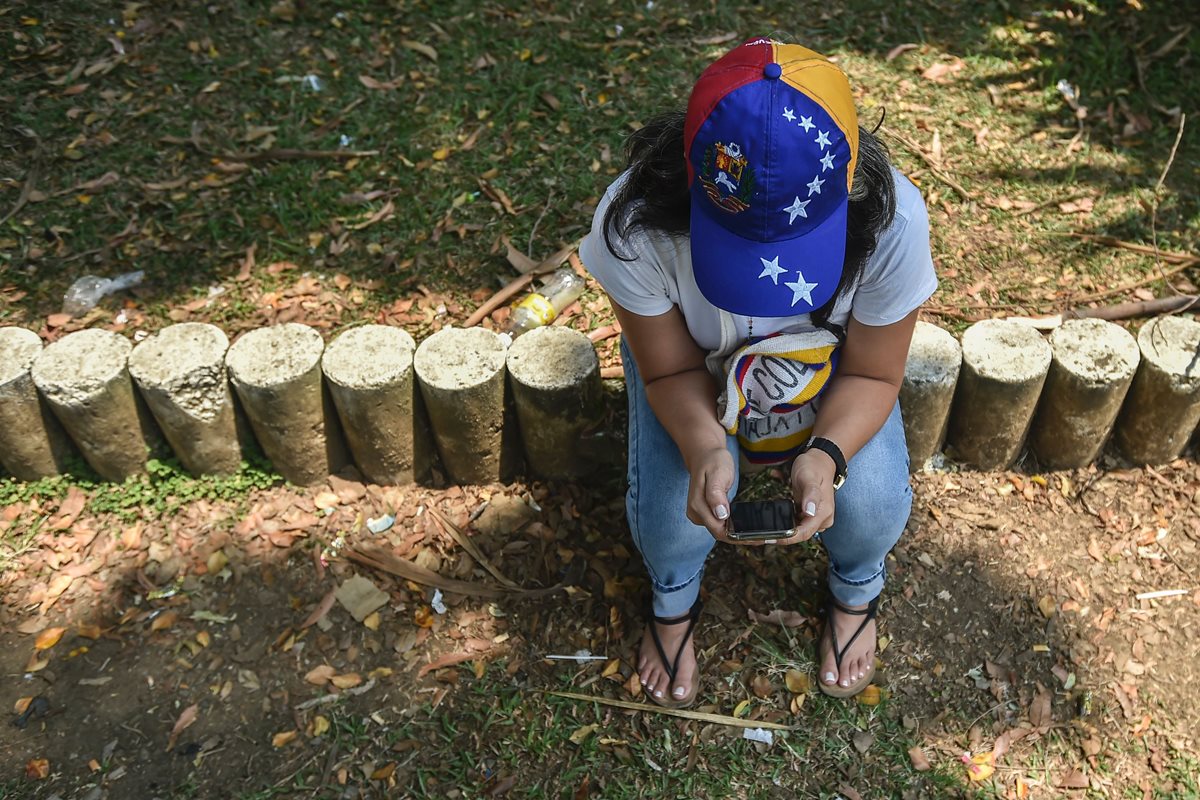 Y una de las peores crisis económicas de su historia, que asfixia a la población con una severa escasez e inflación de tres dígitos.