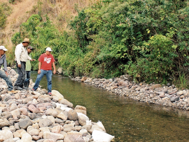El caudal del río Los Plátanos, Sanarate, El Progreso, se ha reducido en el 80 por ciento, según vecinos del lugar.
