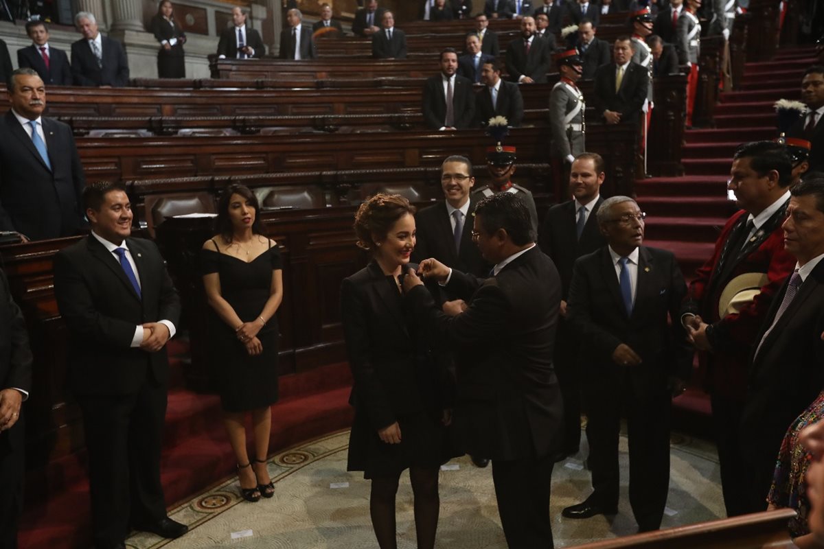 Alejandra Carrillo cuando fue juramentada tercera vicepresidenta del Congreso, el domingo 14 de enero. (Foto Prensa Libre: Hemeroteca PL).