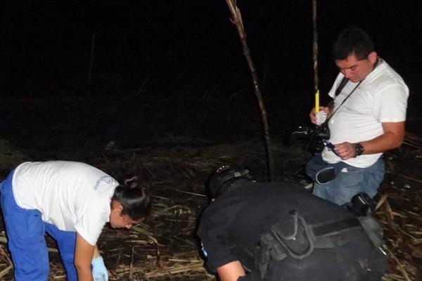 Lugar donde fue encontrada una osamenta humana, en San Antonio Suchitepéquez. (Foto Prensa Libre: Omar Méndez) <br _mce_bogus="1"/>