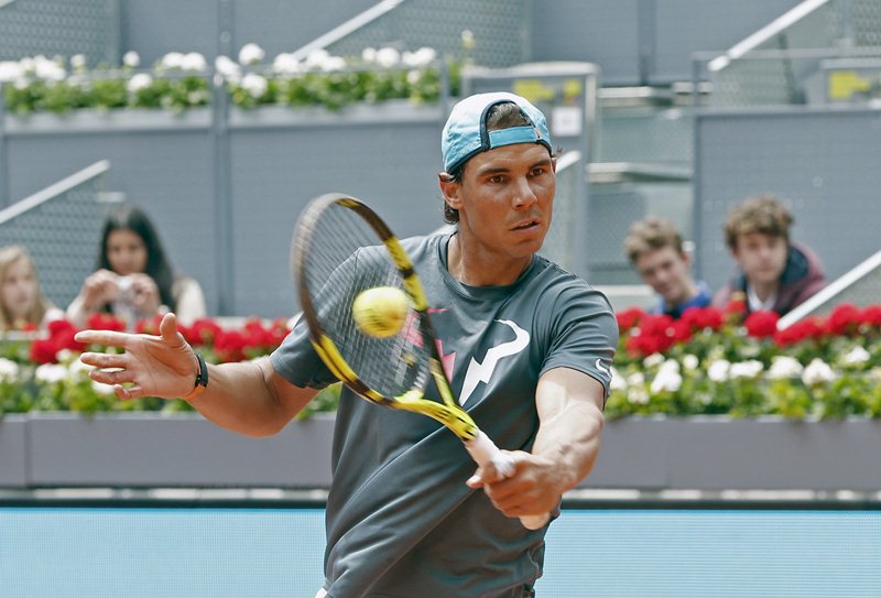 Nadal y Djokovic podrían enfrentarse en la final en Madrid. (Foto Prensa Libre: EFE)