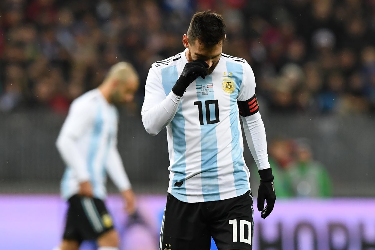 Lionel Messi no pudo anotar frente a Rusia este sábado pero generó la jugada del gol de Agüero. (Foto Prensa Libre: AFP)