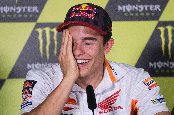 El piloto Marc Márquez fue el mejor en los ensayos del Gran Premio de Cataluña de MotoGP. (Foto Prensa Libre: AFP)