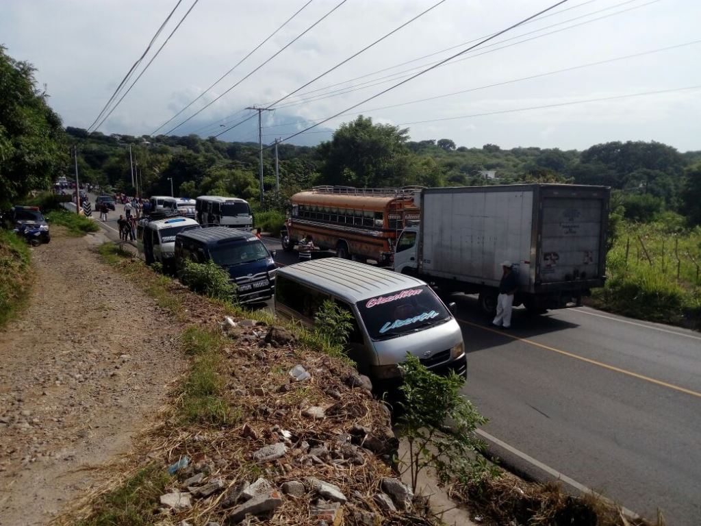 Vecinos exigen reparación de ruta a El Salvador