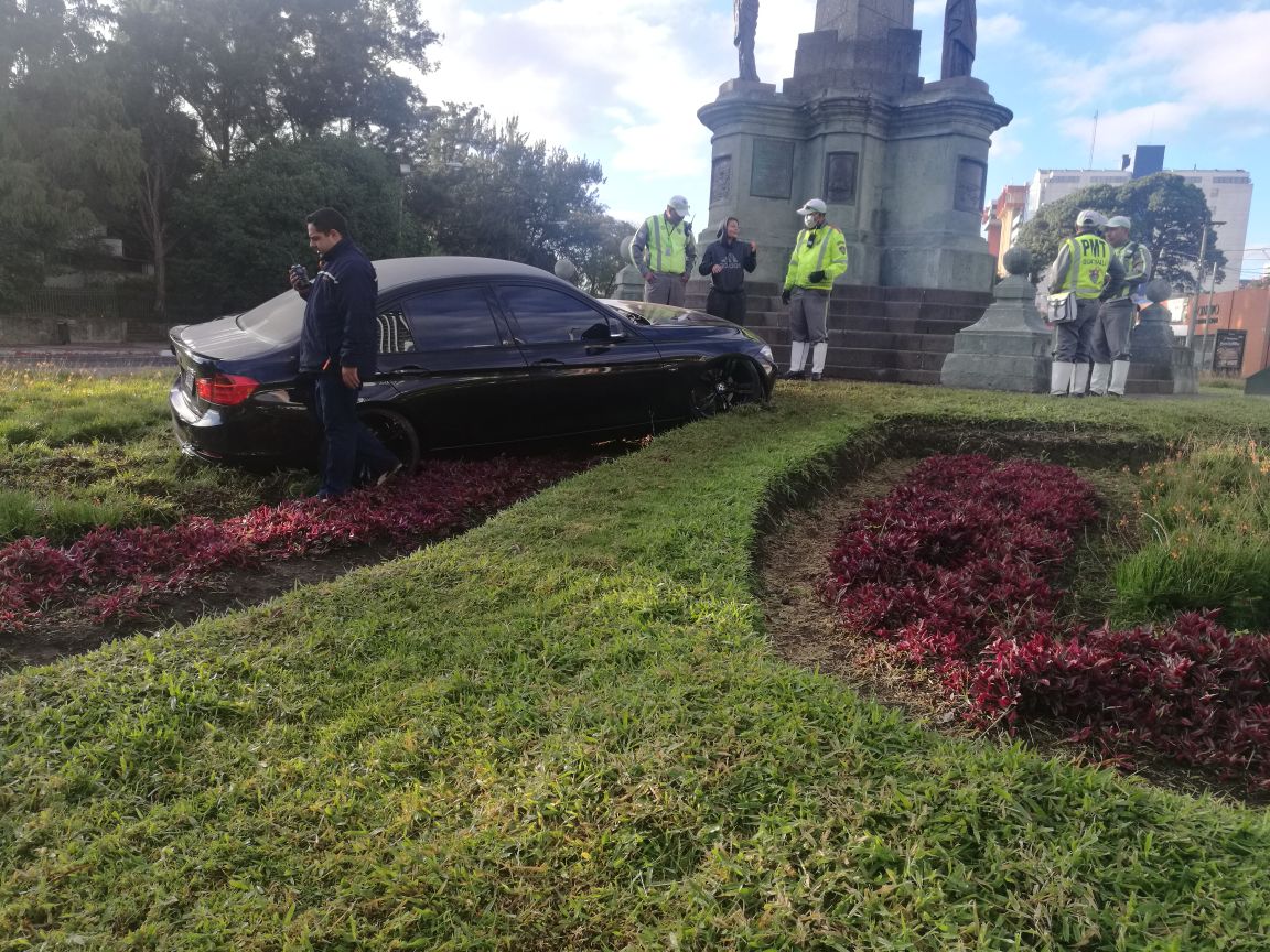 Conductora no iba en estado de ebriedad, según la PMT. (Foto Prensa Libre: Amilcar Montejo)