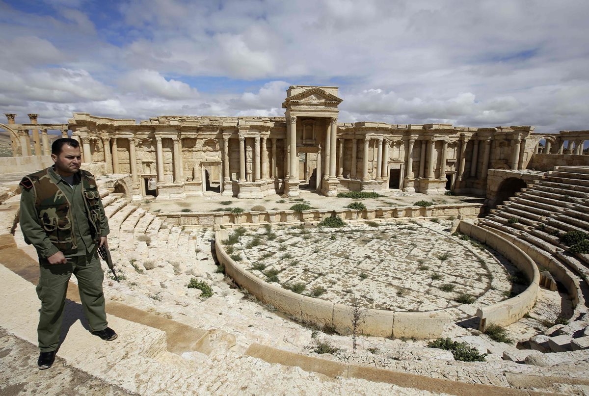 Ejército sirio está a punto de recuperar Palmira, que está en manos de yihadistas. (AFP)