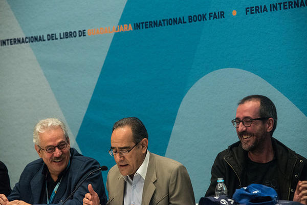 <span class=" meta-field photo-desc ">Mesa Ecos Cortazarianos en la FIL  participan Gonzalos Celorio, Eduardo Cazar y Carles Álvarez. (Foto Prensa  Libre: FIL Guadalajara<span id="yui_3_16_0_1_1417707006999_1646" class=" meta-field photo-desc ">/Pedro Andres</span>)</span>