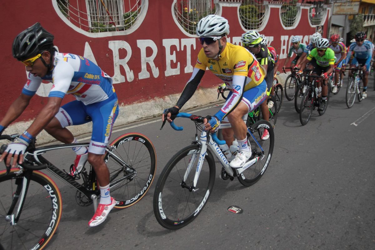 Manuel Rodas sigue como líder de la clasificación general de la Vuelta a Guatemala. (Foto Prensa Libre: Norvin Mendoza)