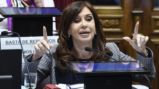 Cristina Kirchner habló durante el dabate en el Senado no solo de la causa, sino de economía, Macri y Brasil. AFP