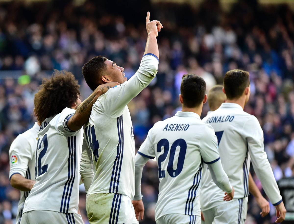 Casemiro fue uno de los anotadores para el Real Madrid esta tarde. (Foto Prensa Libre: AFP)