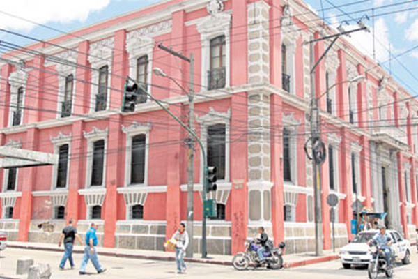 El Museo Nacional de Historia conserva piezas de la historia de la capital. (Foto Prensa Libre: Archivo)