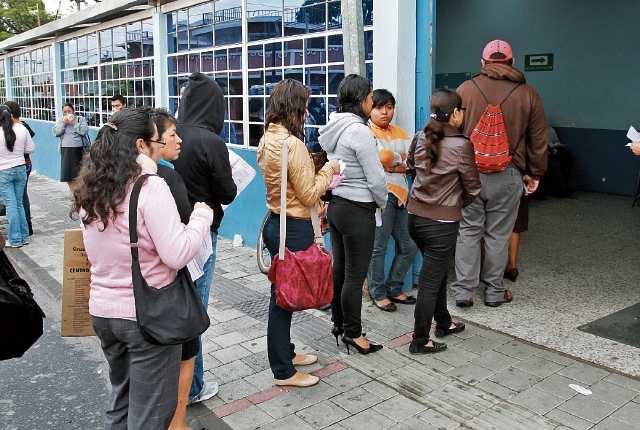 Al cierre del 2016 el seguro social reportaba 1 millón 300 mil afiliados cotizantes en todo el país, más de la mitad en el departamento de Guatemala.