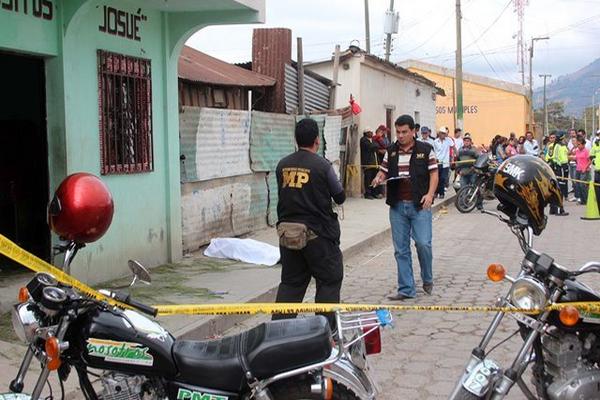 Cuatro hombres fueron asesinados en las últimas horas en distintos hechos en Jalapa. (Foto Prensa Libre: Hugo Oliva)<br _mce_bogus="1"/>