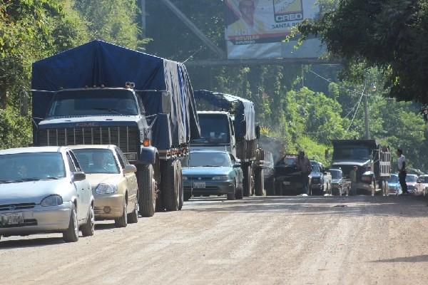 Tramo de la CA-2 Oriente en Guanagazapa, Escuintla, que se encuentra en malas condiciones. (Foto Prensa Libre: Hemeroteca PL)