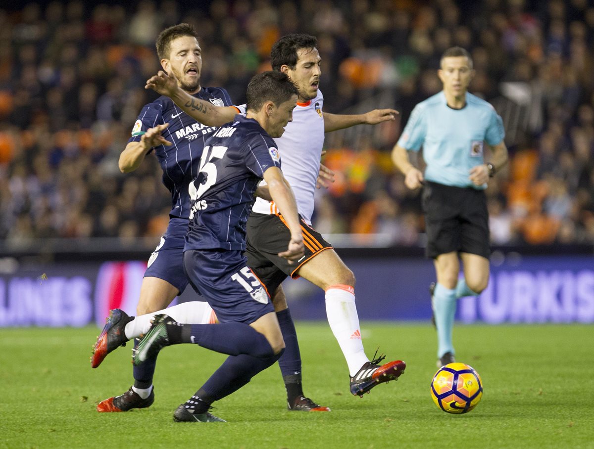 El Valencia sigue en picada en La Liga española. (Foto Prensa Libre: EFE)