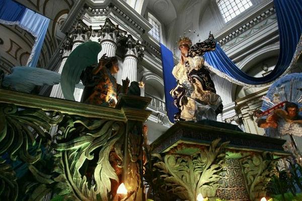 El rezado de Concepción volverá a revivir parte de su pasado al volver a la antigua Calle Real hoy Paseo de la  Sexta. (Saúl Martínez)