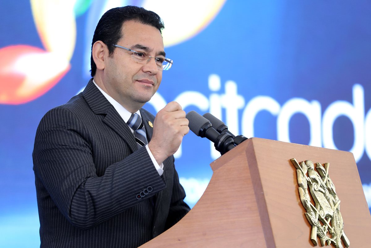 Presidente dice que en otros países preguntan dos o tres reporteros. (Foto Prensa Libre: Hemeroteca PL)