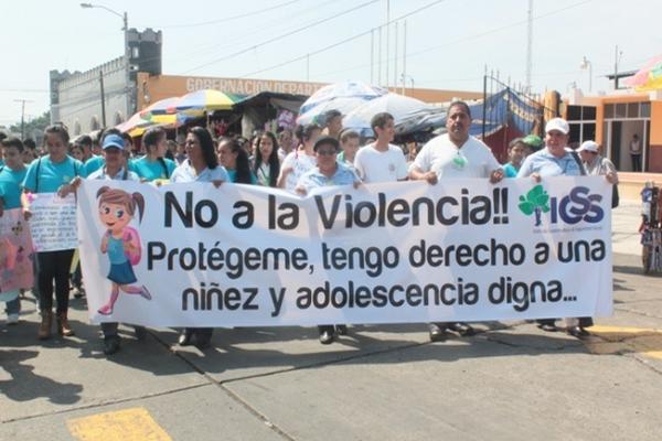 En Escuintla se han llevado a cabo caminatas de sensibilización contra violencia. (Foto Prensa Libre: Archivo)