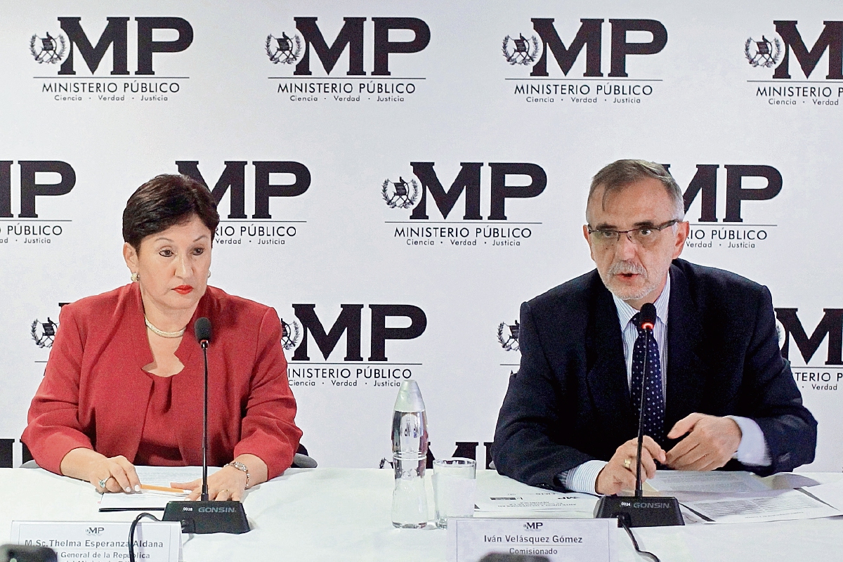 La fiscal general, Thelma Aldana, y el jefe de la Cicig, Iván Velásquez, en conferencia de prensa por nuevo caso de corrupción en el Congreso.