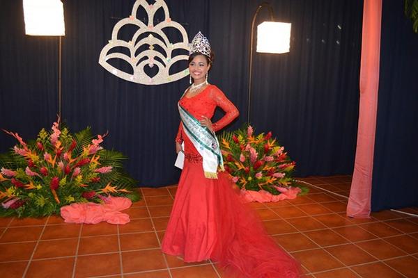 Yésica Díaz Higueros, de 17 años, fue electa reina de la feria de la cabecera de Retalhuleu. (Foto Prensa Libre: Jorge Tizol)