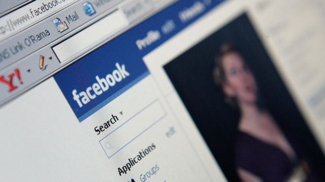 Facebook enfrenta una demanda por la foto de una menor desnuda. (GETTY IMAGES).