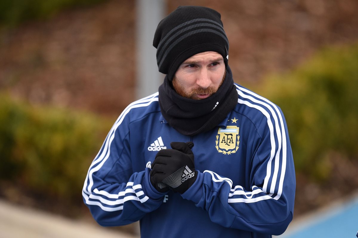 Messi tampoco jugó el partido amistoso frente a Italia el viernes por la tarde. (Foto Prensa Libre: AFP)