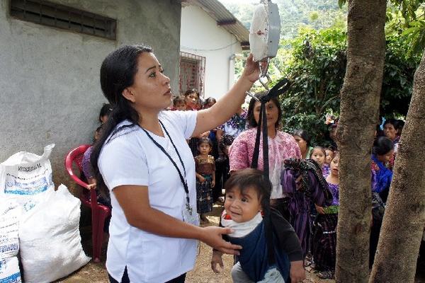 Área de Salud hace exámenes de talla en la comunidad  Chuikuel, de la cabecera.