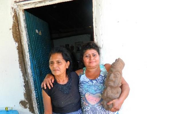 La pieza pesa unas 30 libras y mide 53 cm.