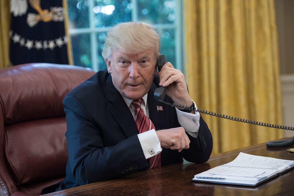 Donald Trump, presidente de EE. UU. volvió a criticar a los medios de comunicación. (Foto Prensa Libre: AFP)